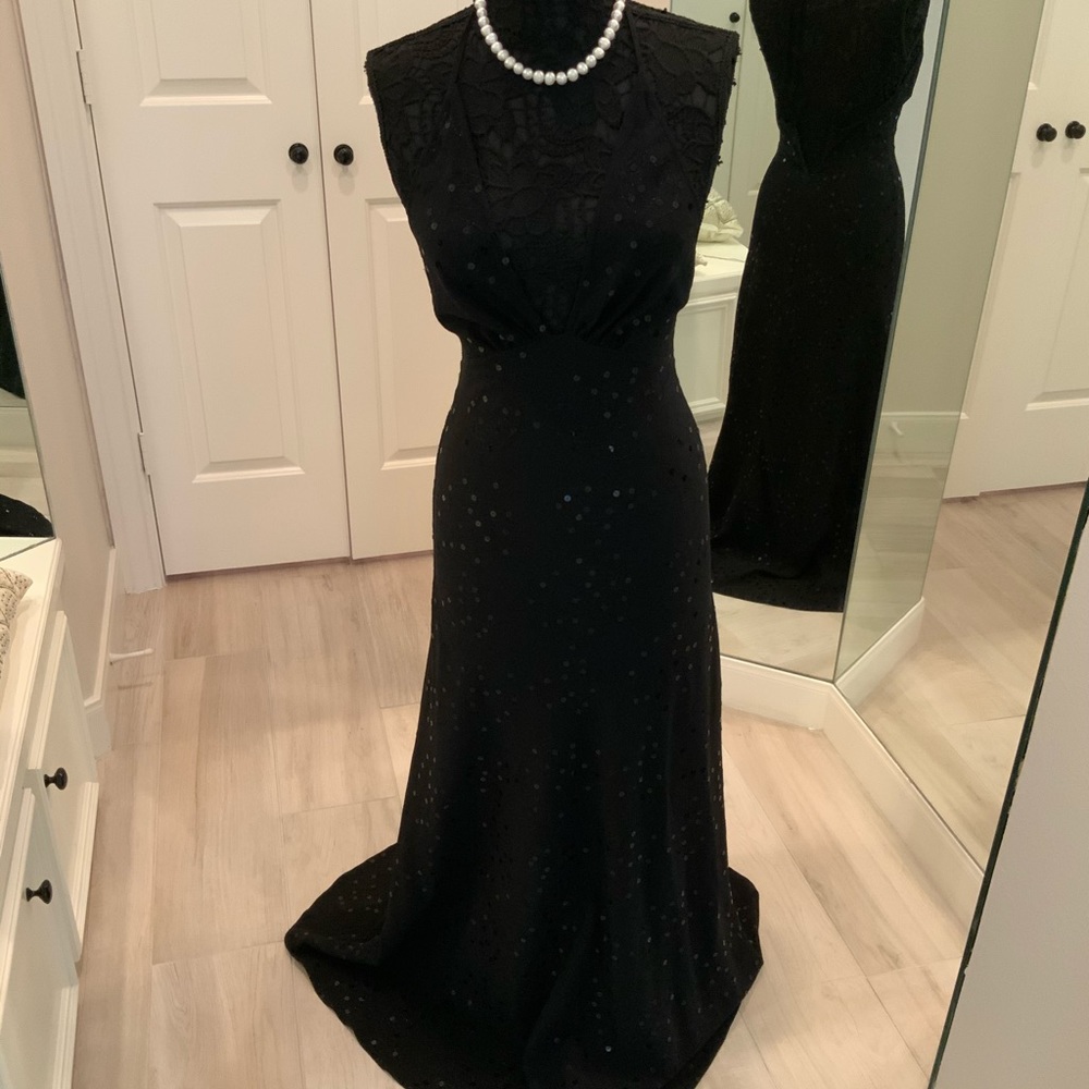 BEN de LISI catwalk ball gown, stunning plunge neck line